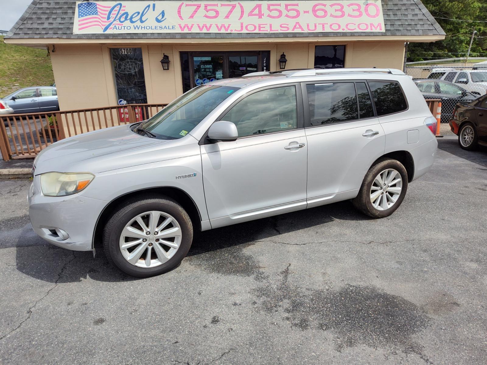 2008 Silver /Gray Toyota Highlander Hybrid (JTEEW44A182) with an 3.3 V6 engine, CVT transmission, located at 5700 Curlew Drive, Norfolk, VA, 23502, (757) 455-6330, 36.841885, -76.209412 - - Photo #0